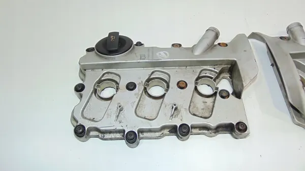 Ventilkåpa Audi A8 D3 A6 C6 3.2 FSI Höger Vänster image 2