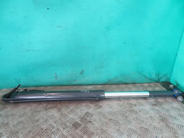 Scania G410 23R ohjaamonnostosylinteri OEM image 2