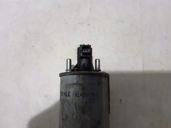 Filtro de combustible Renault OE 164008737R - Usado image 3
