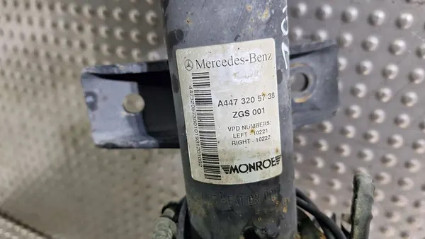 Mercedes-Benz OE A4473320201 Främre Vänster Knuckle image 8