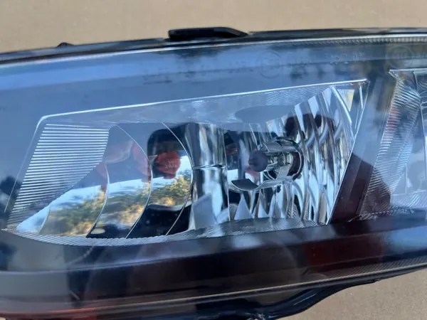 Farol de halogênio esquerdo original Volkswagen Polo IV image 3