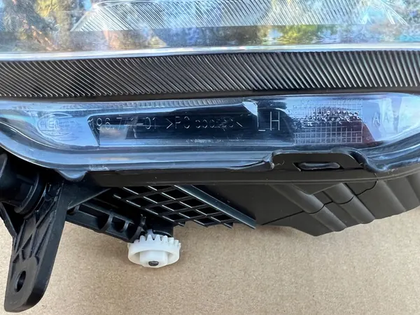 Farol de halogênio esquerdo original Volkswagen Polo IV image 4