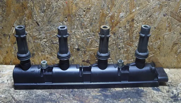 Bobina de ignição Opel 1.2 1.4 OE 55577898 image 4