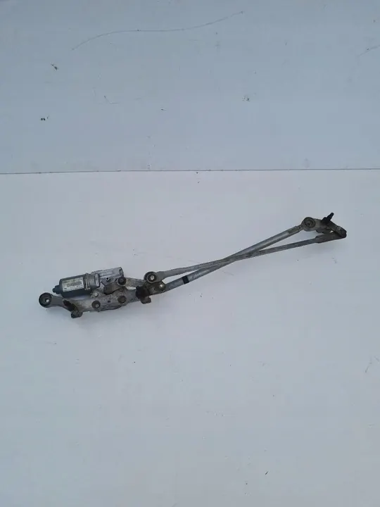 Etupyyhkijän moottorin mekanismi Audi Q7 4L image 6