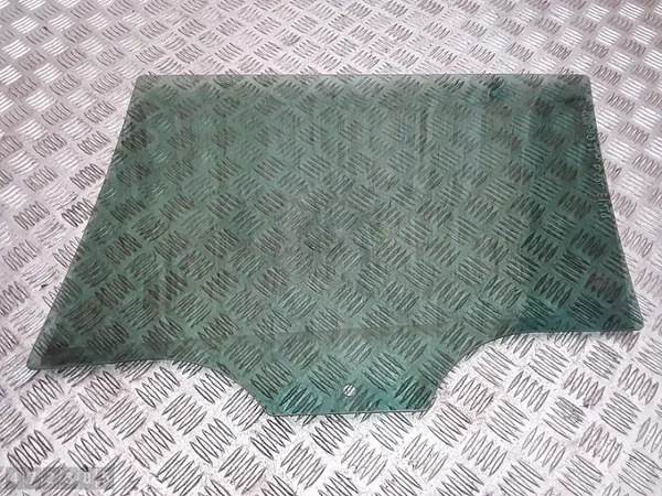 Skoda Kodiaq dörrglas OEM e643r006723 - Begagnad image 3