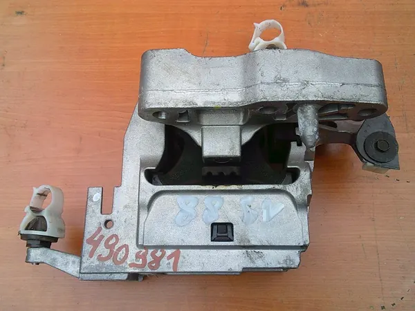 Soporte de motor BMW X1 F48 OEM 6885934 image 2