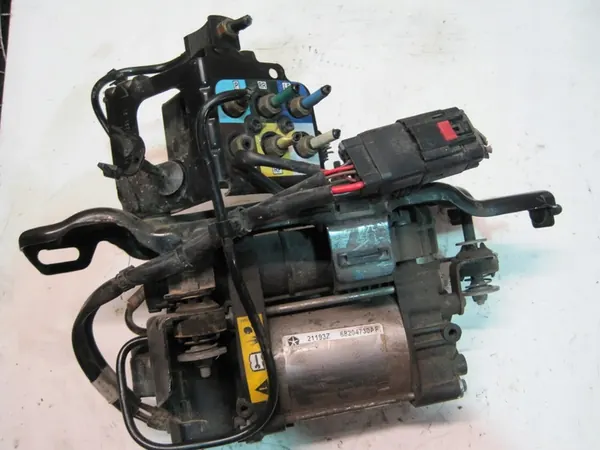 Compressore sospensione Jeep 68204730AF image 3