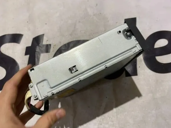 Mercedes-Benz CD-byttare OEM 2118703889 för B-klass image 3