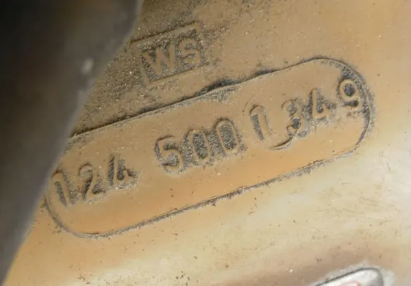 Kühlmittelbehälter Mercedes W124 E250d 1995 OEM 1245001349 image 3