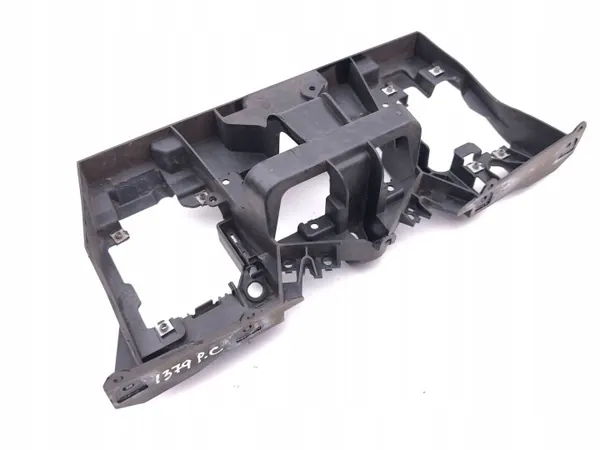 Porsche Taycan framsätesbältefäste OEM 9J1907390 image 3