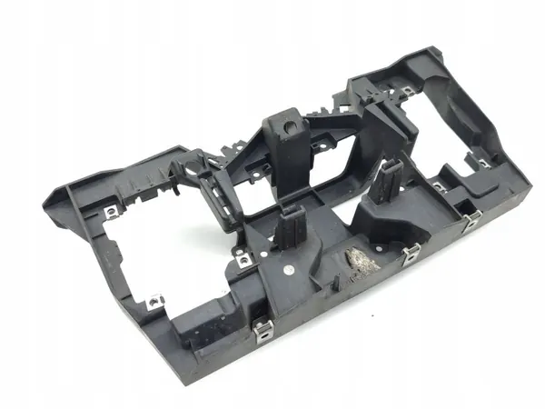 Porsche Taycan framsätesbältefäste OEM 9J1907390 image 5