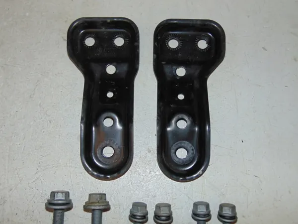 Soporte de placa de trineo OEM 5Q0199517E VW Golf 8 image 3