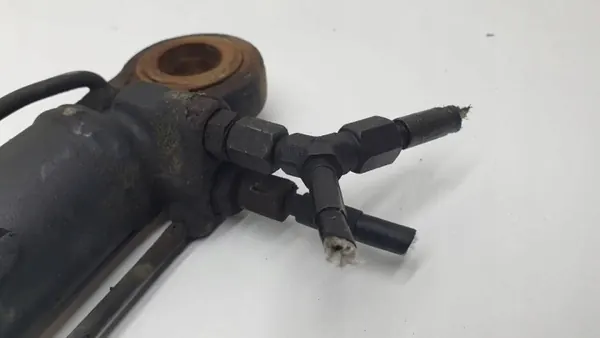 OEM 81978122318 Kabinenhebezylinder für MAN TGX image 5