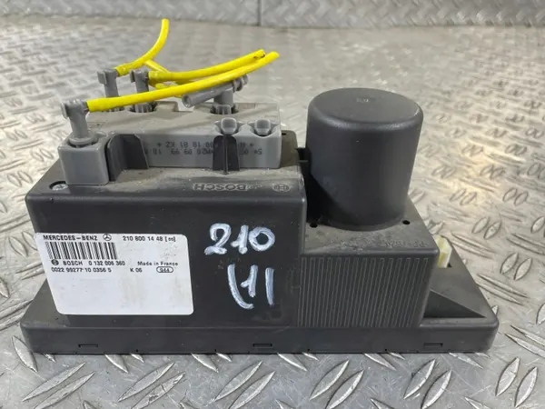 Bomba de cierre central Mercedes W210 OEM 2108001448 image 3
