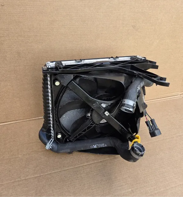 Porsche 911 992 Radiator Set Rechterzijde 992121252 image 10