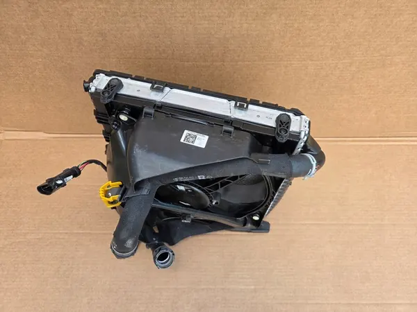 Porsche 911 992 Radiator Set Rechterzijde 992121252 image 2