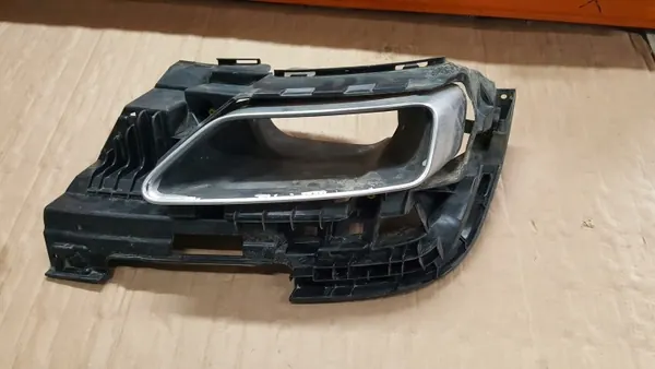 Soporte de escape OEM 8W0253825L Izquierdo Audi A4 B9 image 2
