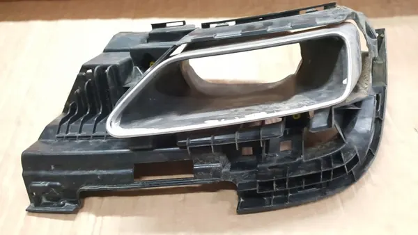 Soporte de escape OEM 8W0253825L Izquierdo Audi A4 B9 image 3