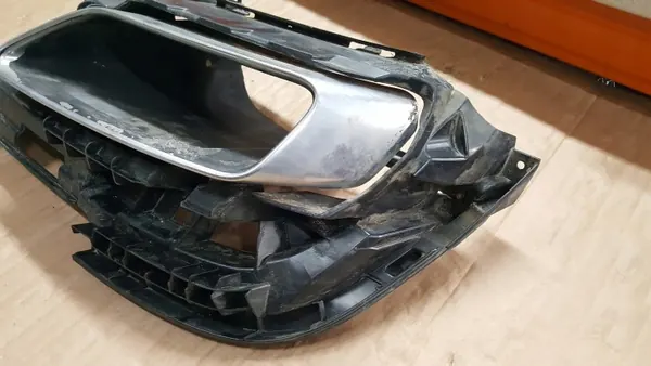 Soporte de escape OEM 8W0253825L Izquierdo Audi A4 B9 image 4