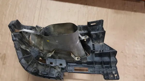 Soporte de escape OEM 8W0253825L Izquierdo Audi A4 B9 image 6