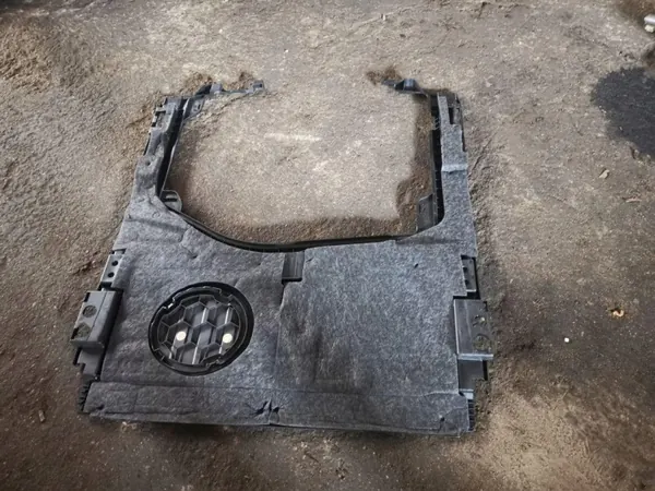 Caverna roda sobressalente Audi A6 C7 OEM 4G9864797 image 3