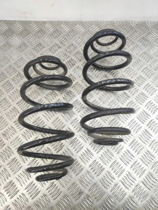 Opel Astra J bakfjädring OEM 38234811 - Begagnad image 3