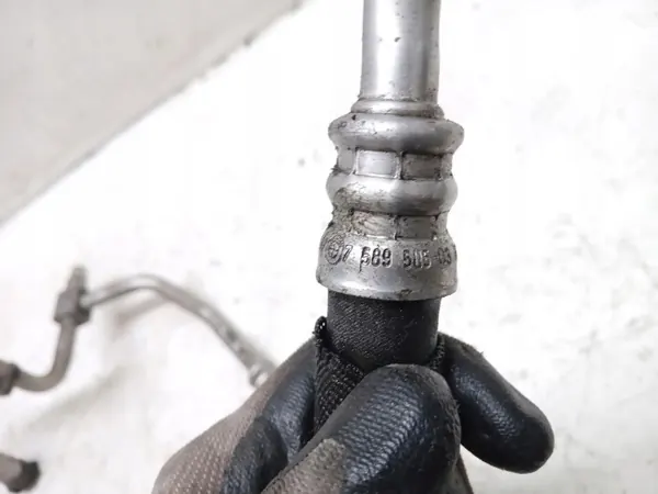 BMW Ölkühlerleitung OEM 7589505 - Gebraucht image 4