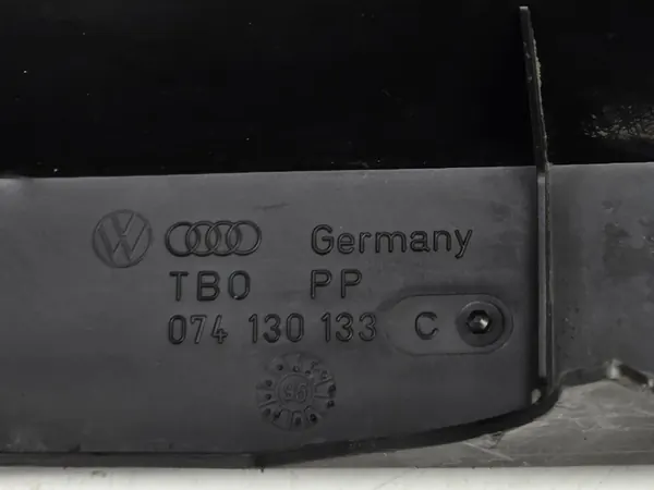 VW T4 2.5 TDI Täckning 074130133C image 4