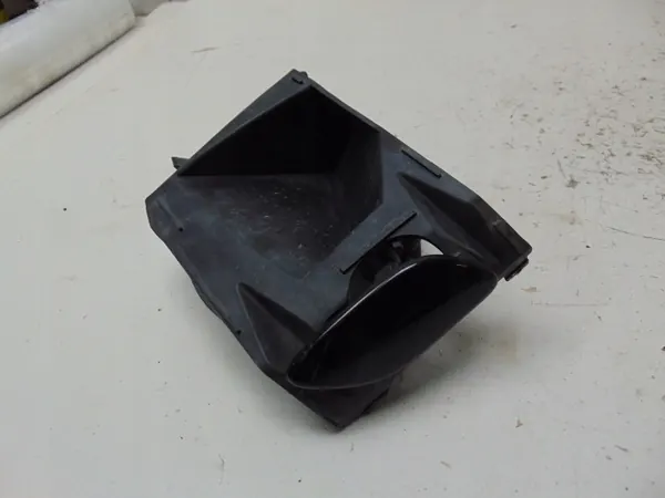 Ajovalopesuri oikea OEM 30764184 Volvo V70 III:lle image 2