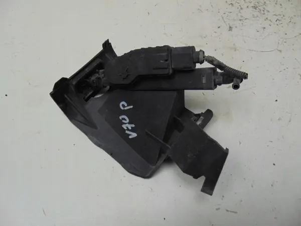 Ajovalopesuri oikea OEM 30764184 Volvo V70 III:lle image 3