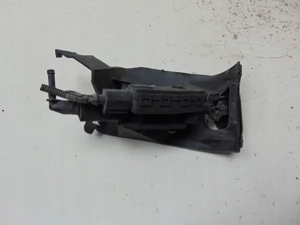 Ajovalopesuri oikea OEM 30764184 Volvo V70 III:lle image 5