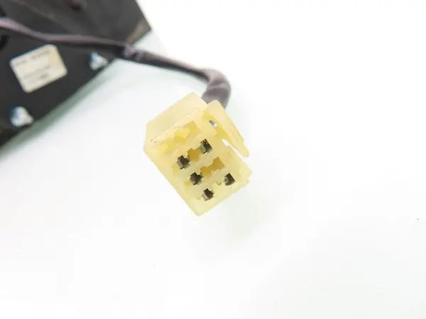 Vasen Peili Suzuki Swift III 8470262J20 ZCE 5 Pin image 3