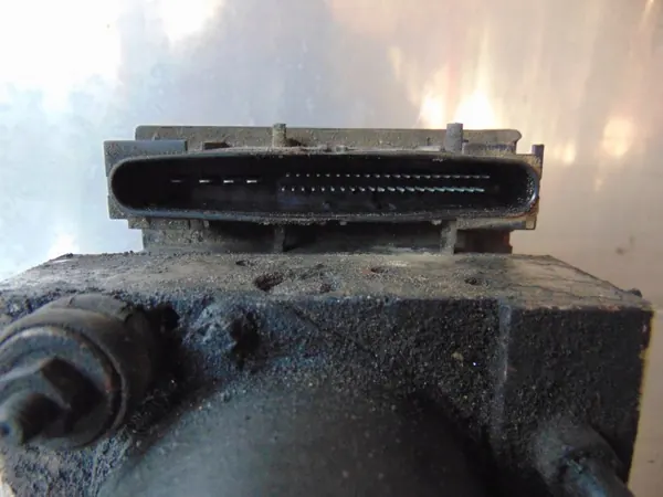 IVECO DAILY 2.3 ABS-pump OEM 0265950764 - Begagnad image 3