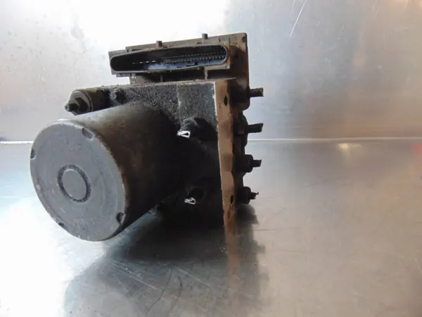 IVECO DAILY 2.3 ABS-pump OEM 0265950764 - Begagnad image 4