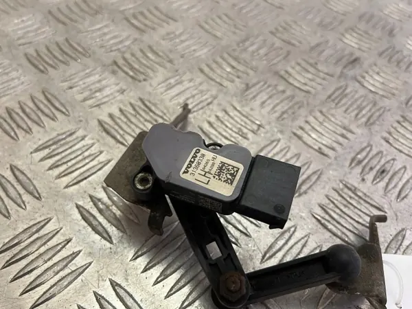 Volvo XC90 2018 Strålkastarnivåsensor OEM 31360330 image 3