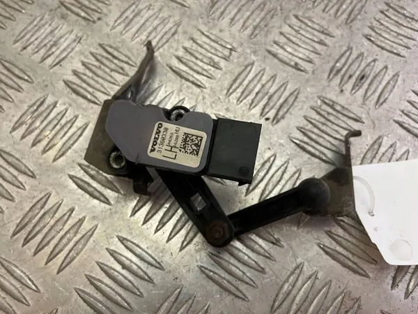 Volvo XC90 2018 Strålkastarnivåsensor OEM 31360330 image 4