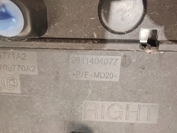 OEM 9811404077 Oikea Etuoven Lista Peugeot 3008 II image 5