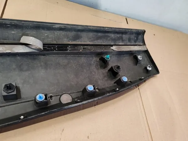 OEM 9811404077 Oikea Etuoven Lista Peugeot 3008 II image 7