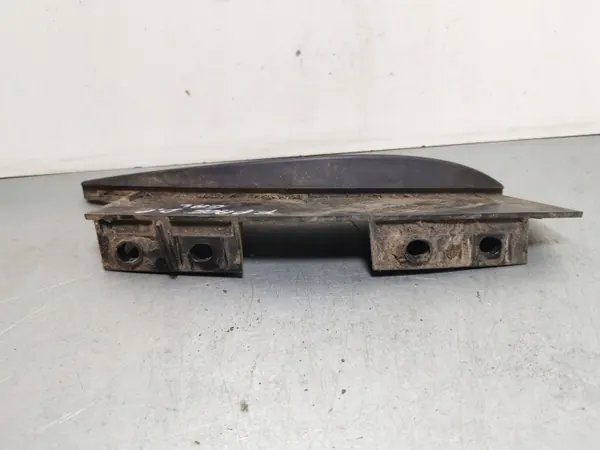 Jaguar F-Pace takasiipe OEM FBZ13391 image 3