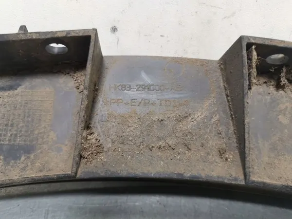 Jaguar F-Pace takasiipe OEM FBZ13391 image 4
