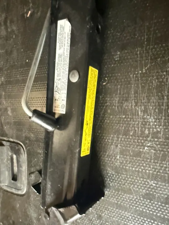 Gato OEM 5N0011031 para VW Tiguan I - Usado image 3