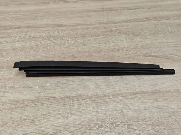 Joint de toit ouvrant gauche OEM 8D9877781A Audi A7 C7 image 2