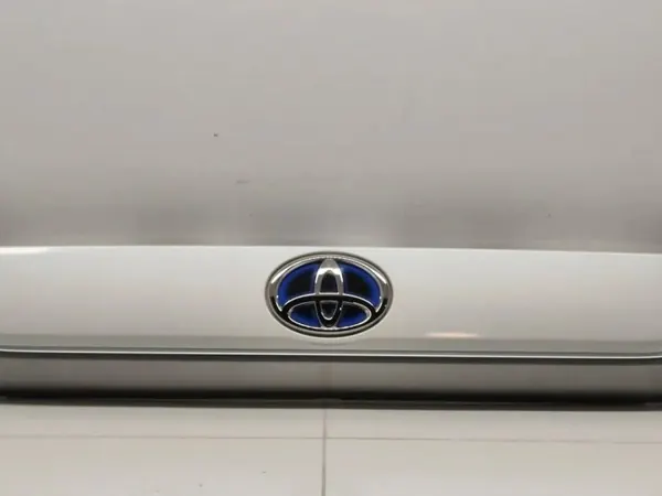 Toyota RAV4 bakluckfäste OEM 7680142240 image 4
