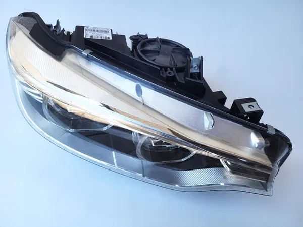 BMW F32 F33 F36 F80 F82 F83 M3 M4 Farol Direito 63117377842 image 2