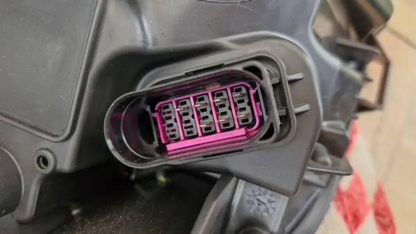 FARO ESQUERDO SKODA FABIA II LIFT 5J1941015C image 7