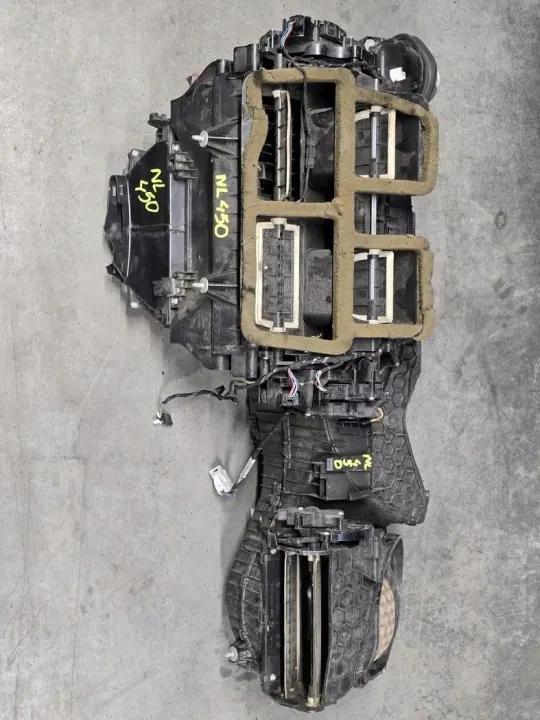 BMW Lämmitysydin OEM T1012755Q - Käytetty image 2