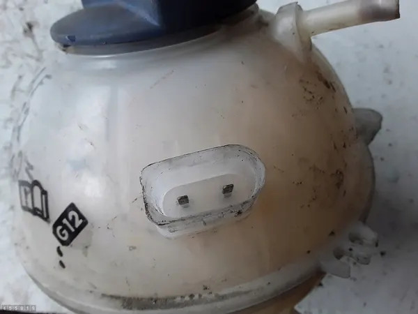 2004 Audi TT Motor-Konditionierungsflüssigkeitsbehälter ZSB1J0121403 image 3