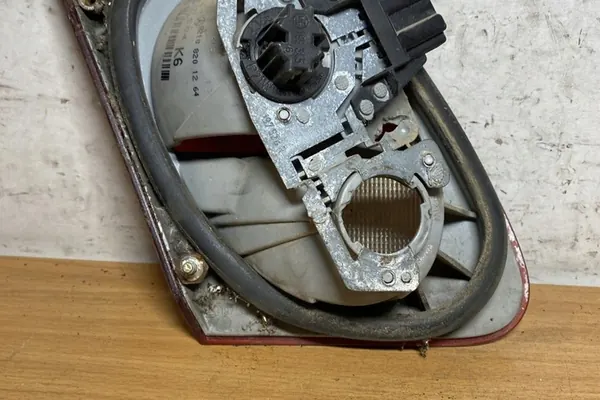 Rechter achterlicht MERCEDES-BENZ E (W210) A2108201264 image 2