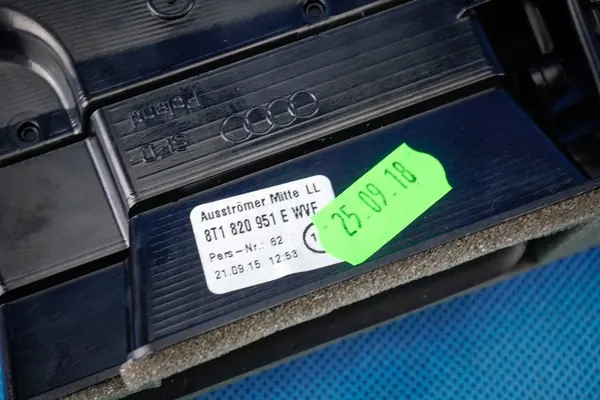 Grade de Ventilação Audi A4 8K A5 8T Lift 8T1820951E image 6