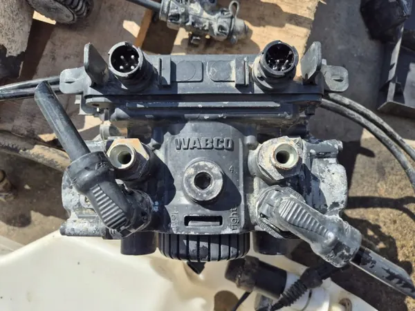 Iveco OE 4801040050 Wabco Modulatorventil image 2